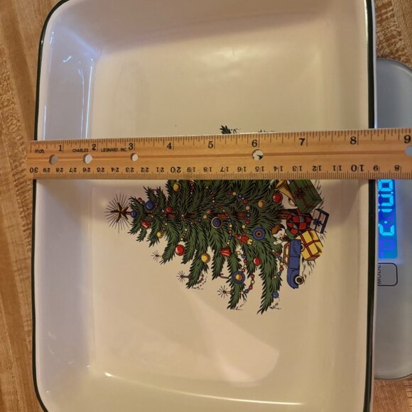 Cuthbertson Original Christmas Tree Casserole Dish 11.5" x 8.5" x 2" - Picture 6 of 8